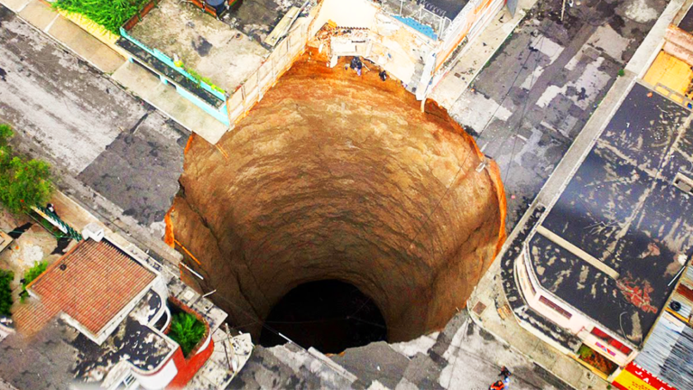 🕳️ Be a Hole screenshot