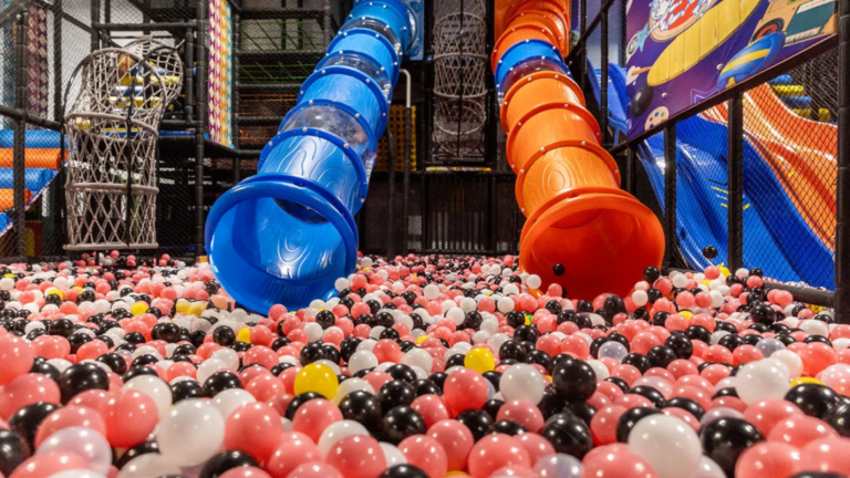 Fun Indoor Rainbow Disney Playplace Playground screenshot
